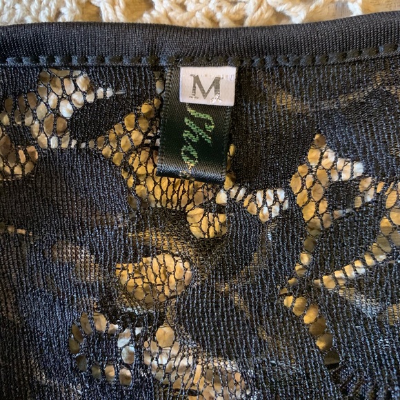 💰3 for $15💰 Black tunic/top lace yoke-medium - Picture 6 of 6